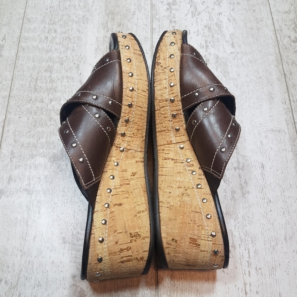 Donald Pliner Syra Brown Strappy Studded Wedges 8 - Picture 4 of 9